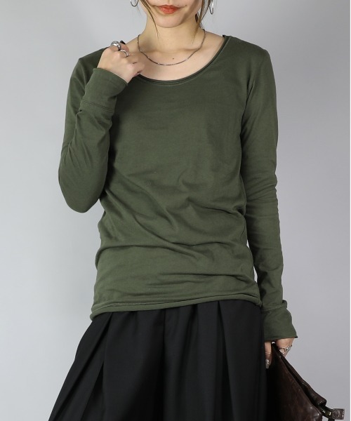 and it_(アンドイット)の「【日本製】シンプルカラー長袖ロングカットソー(Tシャツ/カットソー・レディース・ライトグレー/ブラウン/カーキ/ネイビー/ロイヤルブルー/パープル/ラベンダー/マスタード/レモンイエロー/レッド/ピンク/オレンジ/ホワイト/ブラック/チャコールグレー/モカ/グリーン/グレイッシュベージュ/オートミール/杢グレー/ライトブルー・LARGE/X-LARGE/MEDIUM)」の11枚目の写真