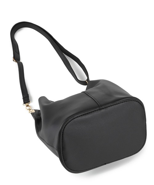 TABI PAL（タビパル）の「【TABI PAL】ニューレザー ショルダーバッグ（ショルダーバッグ・レディース・ブラック/グリーン/アイボリー・FREE）」の5枚目の写真