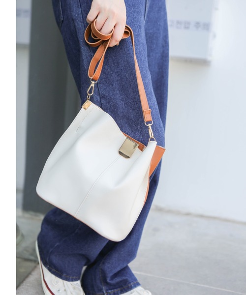 TABI PAL（タビパル）の「【TABI PAL】ニューレザー ショルダーバッグ（ショルダーバッグ・レディース・ブラック/グリーン/アイボリー・FREE）」の11枚目の写真