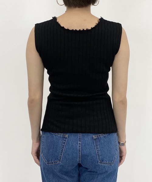 PAGEBOY（ページボーイ）の「2WAYダメージノースリニット（ニット/セーター・レディース・ブラック/ダークブラウン/パープル/グレイッシュベージュ/イエロー・FREE）」の8枚目の写真