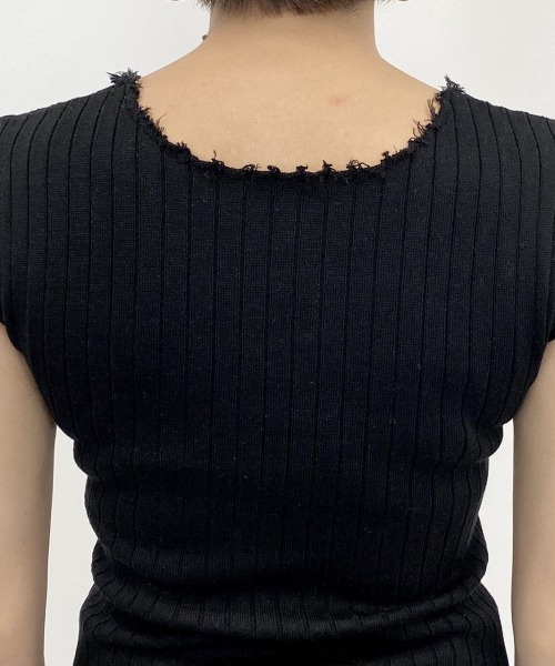 PAGEBOY（ページボーイ）の「2WAYダメージノースリニット（ニット/セーター・レディース・ブラック/ダークブラウン/パープル/グレイッシュベージュ/イエロー・FREE）」の13枚目の写真