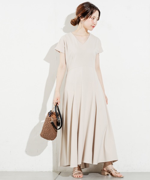 natural couture（ナチュラルクチュール）の「【ZOZO限定】美シルエット細リボンカットフレアワンピース（ワンピース・レディース・ブラック/グレイッシュベージュ/ラベンダー/レンガ/グリーン・FREE）」の9枚目の写真