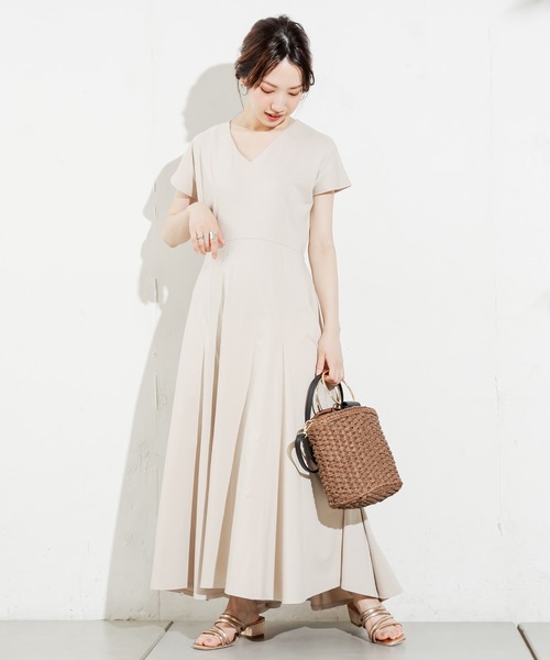 natural couture（ナチュラルクチュール）の「【ZOZO限定】美シルエット細リボンカットフレアワンピース（ワンピース・レディース・ブラック/グレイッシュベージュ/ラベンダー/レンガ/グリーン・FREE）」の10枚目の写真