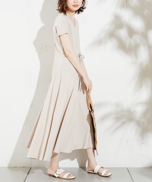 natural couture（ナチュラルクチュール）の「【ZOZO限定】美シルエット細リボンカットフレアワンピース（ワンピース・レディース・ブラック/グレイッシュベージュ/ラベンダー/レンガ/グリーン・FREE）」の12枚目の写真