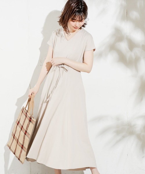 natural couture（ナチュラルクチュール）の「【ZOZO限定】美シルエット細リボンカットフレアワンピース（ワンピース・レディース・ブラック/グレイッシュベージュ/ラベンダー/レンガ/グリーン・FREE）」の15枚目の写真