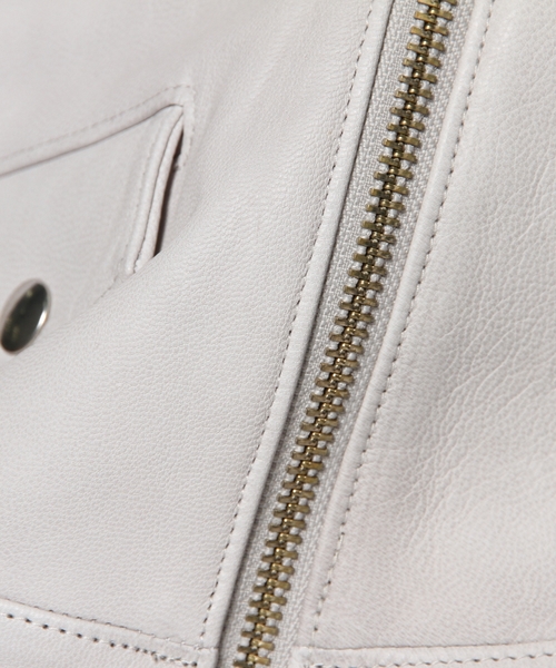 KariAng（カリアング）の「ゴートレザーライダース（ライダースジャケット・レディース・ホワイト系/ブラック系・MEDIUM/SMALL）」の4枚目の写真