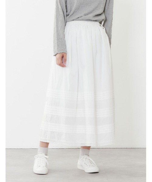 POU DOU DOU(プードゥドゥ)の「デザインタックギャザースカート(スカート・レディース・オフホワイト/ブルー/ブラック・3)」の2枚目の写真