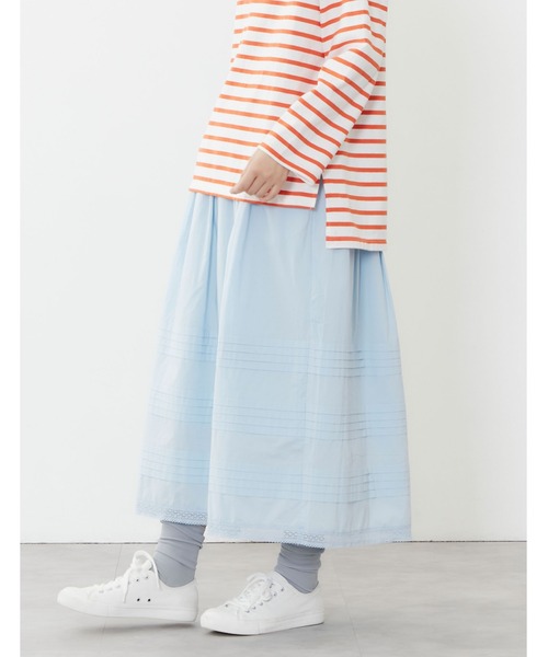 POU DOU DOU(プードゥドゥ)の「デザインタックギャザースカート(スカート・レディース・オフホワイト/ブルー/ブラック・3)」の1枚目の写真