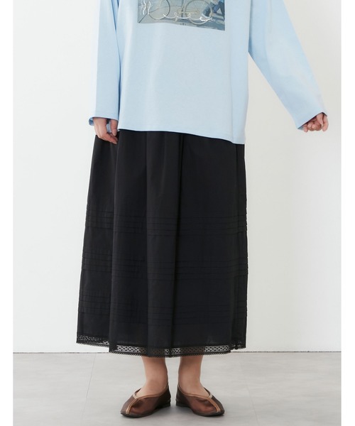 POU DOU DOU(プードゥドゥ)の「デザインタックギャザースカート(スカート・レディース・オフホワイト/ブルー/ブラック・3)」の3枚目の写真