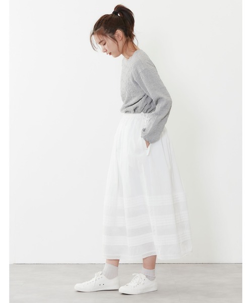 POU DOU DOU(プードゥドゥ)の「デザインタックギャザースカート(スカート・レディース・オフホワイト/ブルー/ブラック・3)」の5枚目の写真