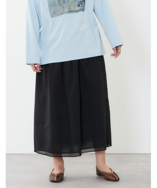 POU DOU DOU(プードゥドゥ)の「デザインタックギャザースカート(スカート・レディース・オフホワイト/ブルー/ブラック・3)」の16枚目の写真