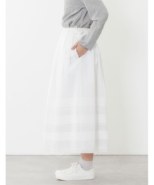 POU DOU DOU(プードゥドゥ)の「デザインタックギャザースカート(スカート・レディース・オフホワイト/ブルー/ブラック・3)」の19枚目の写真