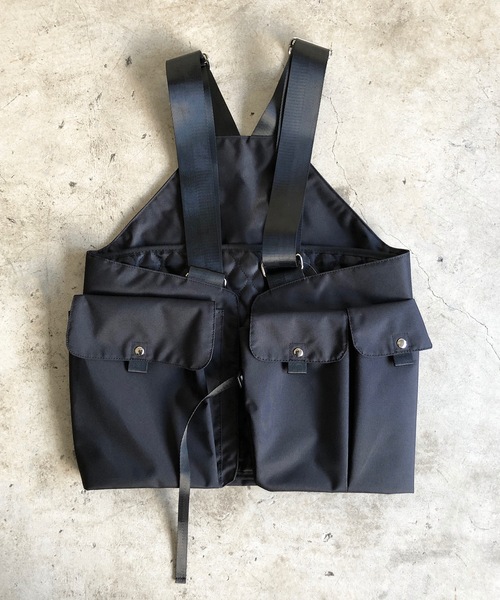 UNITED CRAFT(ユナイテッドクラフト)の「EM:UNITED CRAFT 撥水ポリエステルベストバッグ(ベスト・メンズ・ブラック/キャメル・FREE)」の15枚目の写真