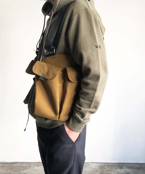 UNITED CRAFT(ユナイテッドクラフト)の「EM:UNITED CRAFT 撥水ポリエステルベストバッグ(ベスト・メンズ・ブラック/キャメル・FREE)」の10枚目の写真