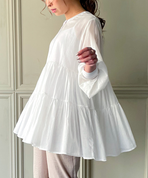 JUNOAH（ジュノア）の「ボリュームスリーブティアードブラウス（シャツ/ブラウス・レディース・ホワイト/ブラック/グリーン/グレイッシュベージュ/チャコール/ピンク/ブルー/グレー/ネイビー/ミント・FREE）」の20枚目の写真