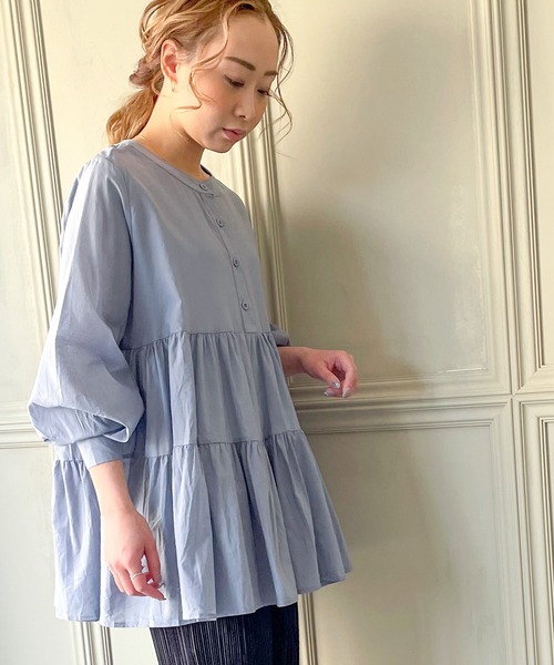 JUNOAH（ジュノア）の「ボリュームスリーブティアードブラウス（シャツ/ブラウス・レディース・ホワイト/ブラック/グリーン/グレイッシュベージュ/チャコール/ピンク/ブルー/グレー/ネイビー/ミント・FREE）」の11枚目の写真