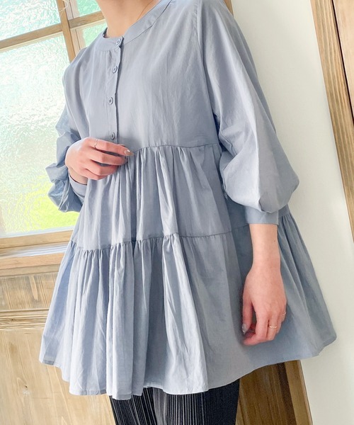 JUNOAH（ジュノア）の「ボリュームスリーブティアードブラウス（シャツ/ブラウス・レディース・ホワイト/ブラック/グリーン/グレイッシュベージュ/チャコール/ピンク/ブルー/グレー/ネイビー/ミント・FREE）」の13枚目の写真