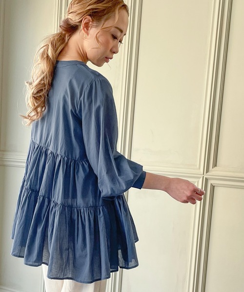 JUNOAH（ジュノア）の「ボリュームスリーブティアードブラウス（シャツ/ブラウス・レディース・ホワイト/ブラック/グリーン/グレイッシュベージュ/チャコール/ピンク/ブルー/グレー/ネイビー/ミント・FREE）」の17枚目の写真