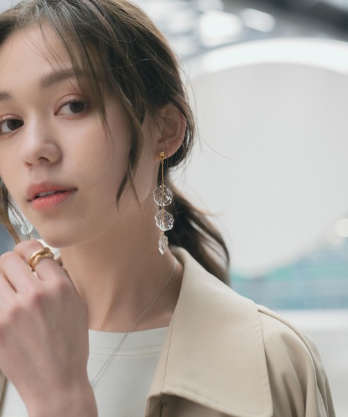 Heather（ヘザー）の「ハナビラパールイヤー　937369（ピアス（両耳用）・レディース・ホワイト系その他/ゴールド系その他/ホワイト系その他2/ゴールド系その他2・ONESIZE）」の3枚目の写真