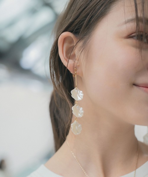 Heather（ヘザー）の「ハナビラパールイヤー　937369（ピアス（両耳用）・レディース・ホワイト系その他/ゴールド系その他/ホワイト系その他2/ゴールド系その他2・ONESIZE）」の13枚目の写真