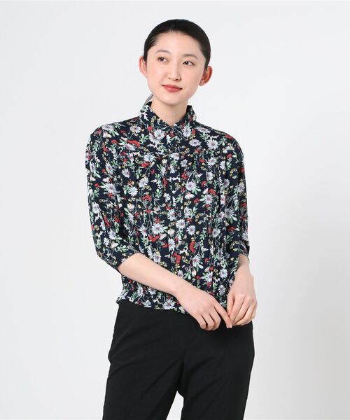 花柄フラットカラーシャーリングブラウス シャツ ブラウス トップス Sandy Sandy サンディー のファッション