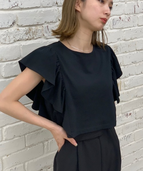 CIAOPANIC（チャオパニック）の「袖フリルデザインクロップドTシャツ（Tシャツ/カットソー・レディース・ホワイト/ブラック/ブルー/ライトグリーン・FREE）」の2枚目の写真