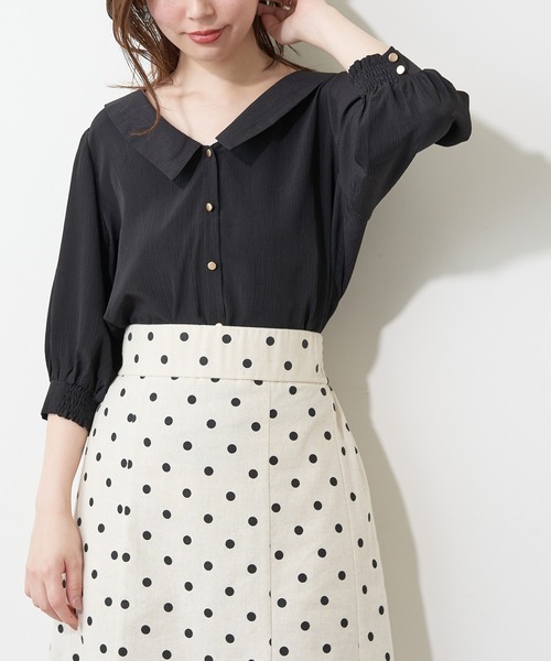 natural couture(ナチュラルクチュール)の「【WEB限定】深V衿付きおしゃれブラウス(シャツ/ブラウス・レディース・オフホワイト/ブラック/その他1/その他2・FREE)」の3枚目の写真