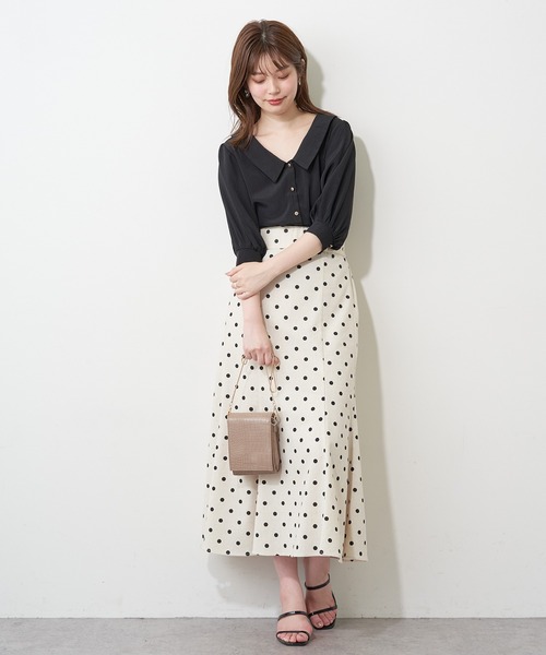 natural couture(ナチュラルクチュール)の「【WEB限定】深V衿付きおしゃれブラウス(シャツ/ブラウス・レディース・オフホワイト/ブラック/その他1/その他2・FREE)」の8枚目の写真