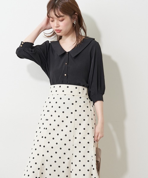 natural couture(ナチュラルクチュール)の「【WEB限定】深V衿付きおしゃれブラウス(シャツ/ブラウス・レディース・オフホワイト/ブラック/その他1/その他2・FREE)」の5枚目の写真