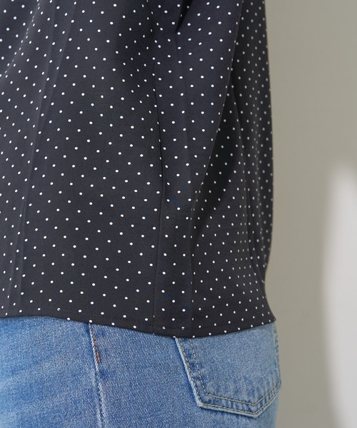 natural couture(ナチュラルクチュール)の「【WEB限定】深V衿付きおしゃれブラウス(シャツ/ブラウス・レディース・オフホワイト/ブラック/その他1/その他2・FREE)」の16枚目の写真