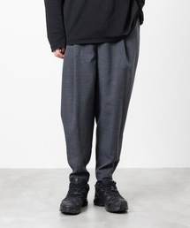 ato（アトウ）の「polyester two tuck tapered pants（その他パンツ）」