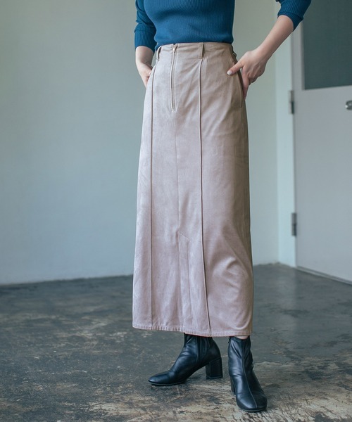 PAGEBOY（ページボーイ）の「クリアスエードIラインスカート（スカート・レディース・ブラック/ブルー系その他/グレイッシュベージュ・SMALL/MEDIUM）」の3枚目の写真