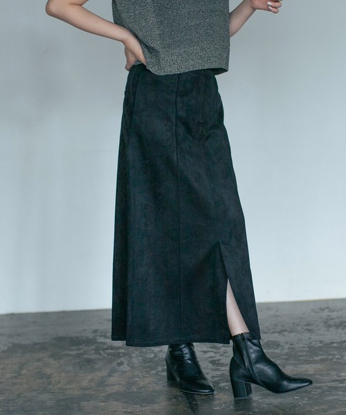 PAGEBOY（ページボーイ）の「クリアスエードIラインスカート（スカート・レディース・ブラック/ブルー系その他/グレイッシュベージュ・SMALL/MEDIUM）」の2枚目の写真