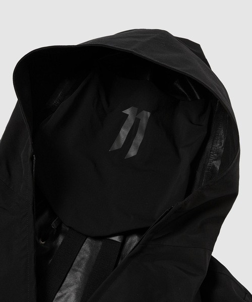 11 by Boris Bidjan Saberi ( ボリスビジャンサベリ)の「J10_JACKET(その他アウター・メンズ・ブラック・M/L)」の3枚目の写真