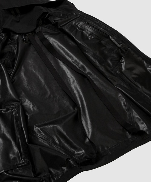 11 by Boris Bidjan Saberi ( ボリスビジャンサベリ)の「J10_JACKET(その他アウター・メンズ・ブラック・M/L)」の6枚目の写真