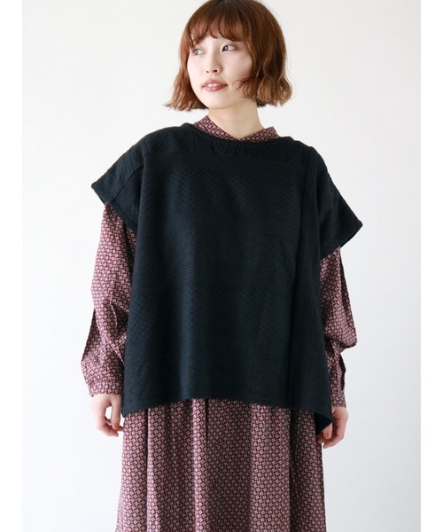 Samansa Mos2（サマンサ モスモス）の「ケーブル柄カットベスト（ベスト・レディース・ブラック/キナリ/モカ・ﾌﾘ-）」の2枚目の写真