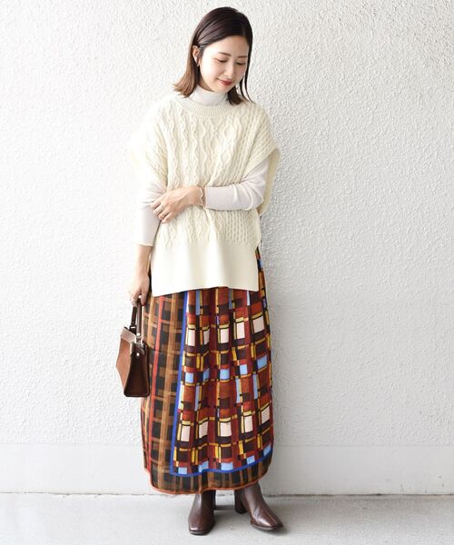 SHIPS(シップス)の「Soi-e:〈手洗い可能〉チェックパネルギャザースカート(スカート・レディース・グリーン/ブラウン・ONE SIZE)」の10枚目の写真