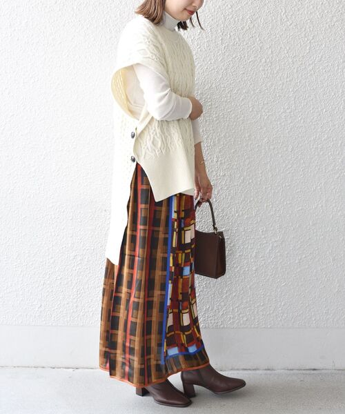 SHIPS(シップス)の「Soi-e:〈手洗い可能〉チェックパネルギャザースカート(スカート・レディース・グリーン/ブラウン・ONE SIZE)」の11枚目の写真