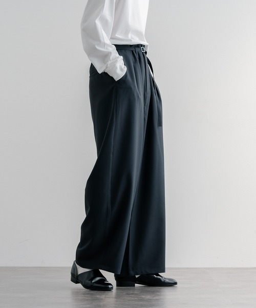 【epnok完売品】セットアップ：パイピングカーデ×スウェードライクワイドパンツ ハイウエストタックワイドパンツ（スラックス）｜epnok