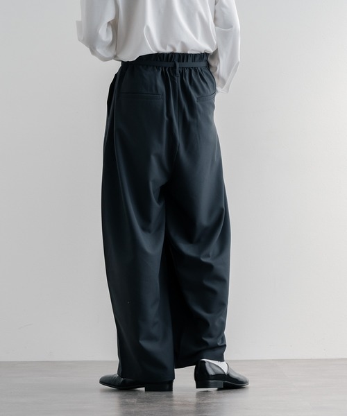 epnok（エプノック）の「ハイウエストタックワイドパンツ（スラックス・メンズ・ベージュ/グレイッシュブルー/ダークブラウン・SMALL/MEDIUM/LARGE）」の8枚目の写真