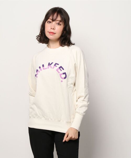 MILKFED.（ミルクフェド）の「ARCH LOGO SWEAT TOP（スウェット・レディース・ネイビー/ブラウン/オフホワイト・ONE SIZE）」の22枚目の写真