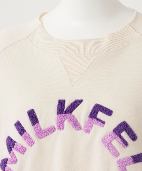 MILKFED.（ミルクフェド）の「ARCH LOGO SWEAT TOP（スウェット・レディース・ネイビー/ブラウン/オフホワイト・ONE SIZE）」の13枚目の写真