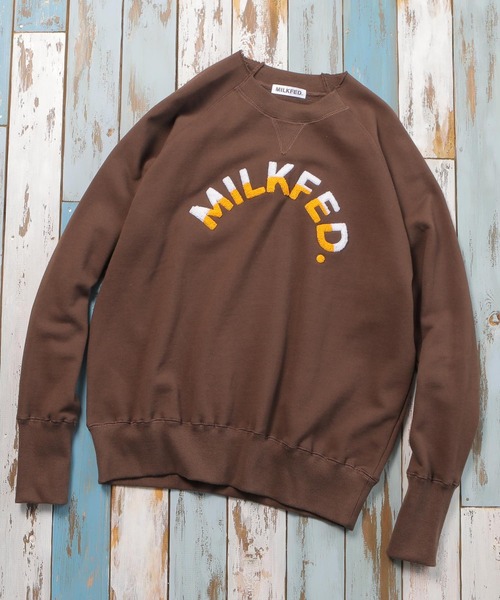 MILKFED.（ミルクフェド）の「ARCH LOGO SWEAT TOP（スウェット・レディース・ネイビー/ブラウン/オフホワイト・ONE SIZE）」の20枚目の写真