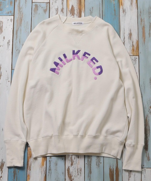 MILKFED.（ミルクフェド）の「ARCH LOGO SWEAT TOP（スウェット・レディース・ネイビー/ブラウン/オフホワイト・ONE SIZE）」の21枚目の写真