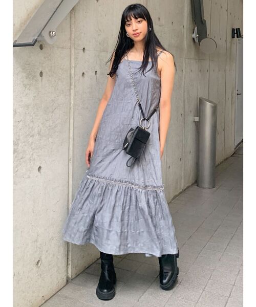 EMODA(エモダ)の「【HOLIDAY】シアーロングキャミソールワンピース(ワンピース・レディース・ブラック/ブラウン/グレー・FREE)」の5枚目の写真