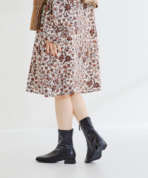 ORiental TRaffic（オリエンタルトラフィック）の「スクエアトゥローヒールストレッチブーツ/11394（ブーツ・レディース・ホワイト/ブラック・LL/S/M/L）」の10枚目の写真