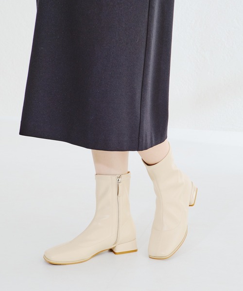 ORiental TRaffic（オリエンタルトラフィック）の「スクエアトゥローヒールストレッチブーツ/11394（ブーツ・レディース・ホワイト/ブラック・LL/S/M/L）」の14枚目の写真