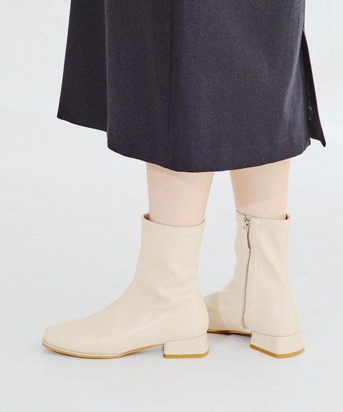 ORiental TRaffic（オリエンタルトラフィック）の「スクエアトゥローヒールストレッチブーツ/11394（ブーツ・レディース・ホワイト/ブラック・LL/S/M/L）」の15枚目の写真