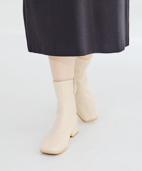 ORiental TRaffic（オリエンタルトラフィック）の「スクエアトゥローヒールストレッチブーツ/11394（ブーツ・レディース・ホワイト/ブラック・LL/S/M/L）」の16枚目の写真