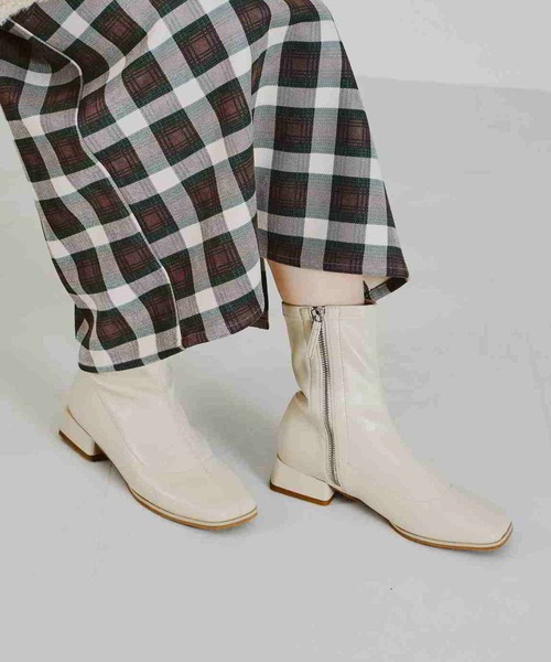 ORiental TRaffic（オリエンタルトラフィック）の「スクエアトゥローヒールストレッチブーツ/11394（ブーツ・レディース・ホワイト/ブラック・LL/S/M/L）」の19枚目の写真